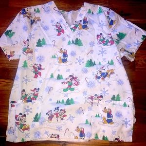 Disney Mickey and Minnie Christmas scrub top 2x
